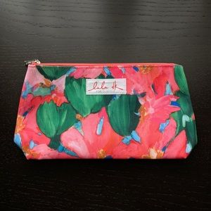 NEW CLINIQUE make-up bag